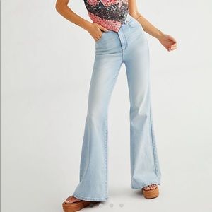 Lee High-Rise Flare Jeans